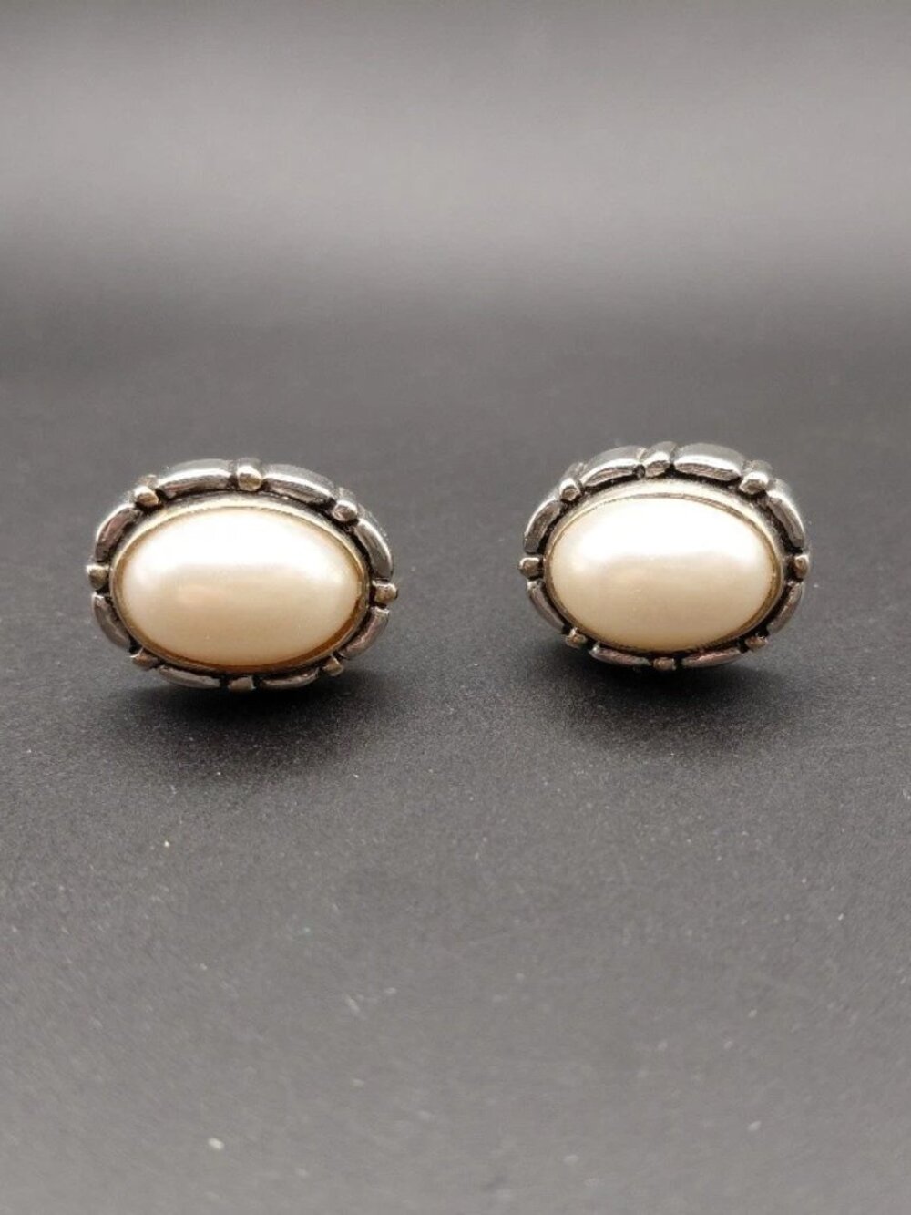 Oval Faux Pearl Silver Tone Clip On Stud Fashion Costume Earrings